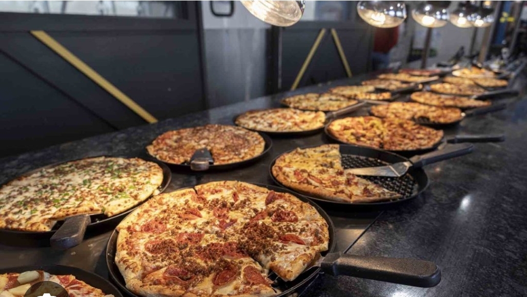 Giovanni's Pizza Photos 2